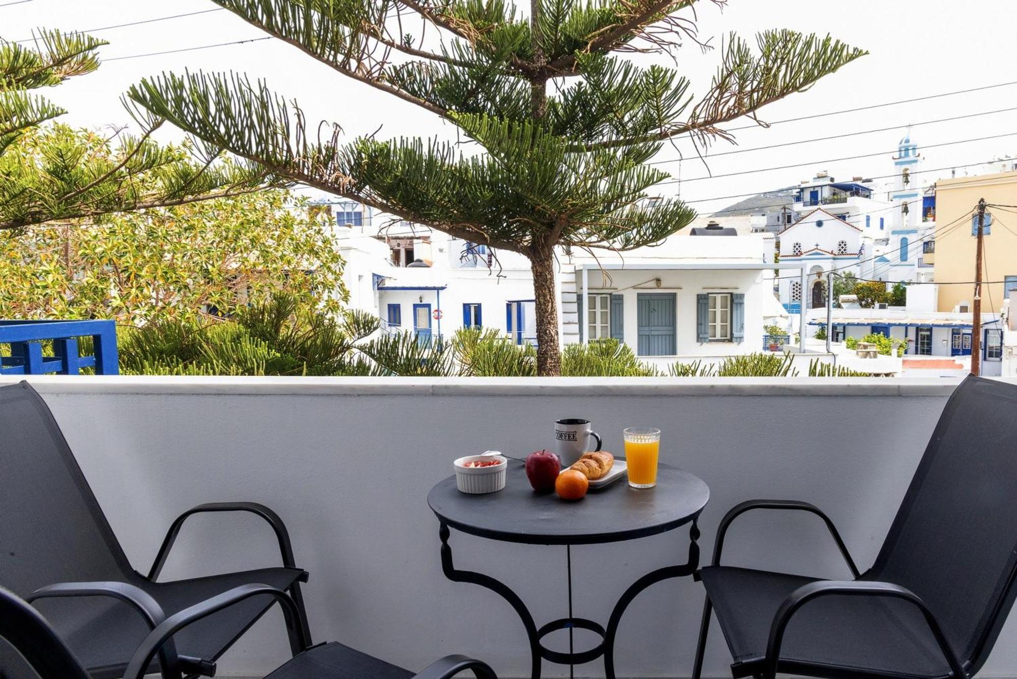 Noe Rooms In Center Of Tinos Екстер'єр фото